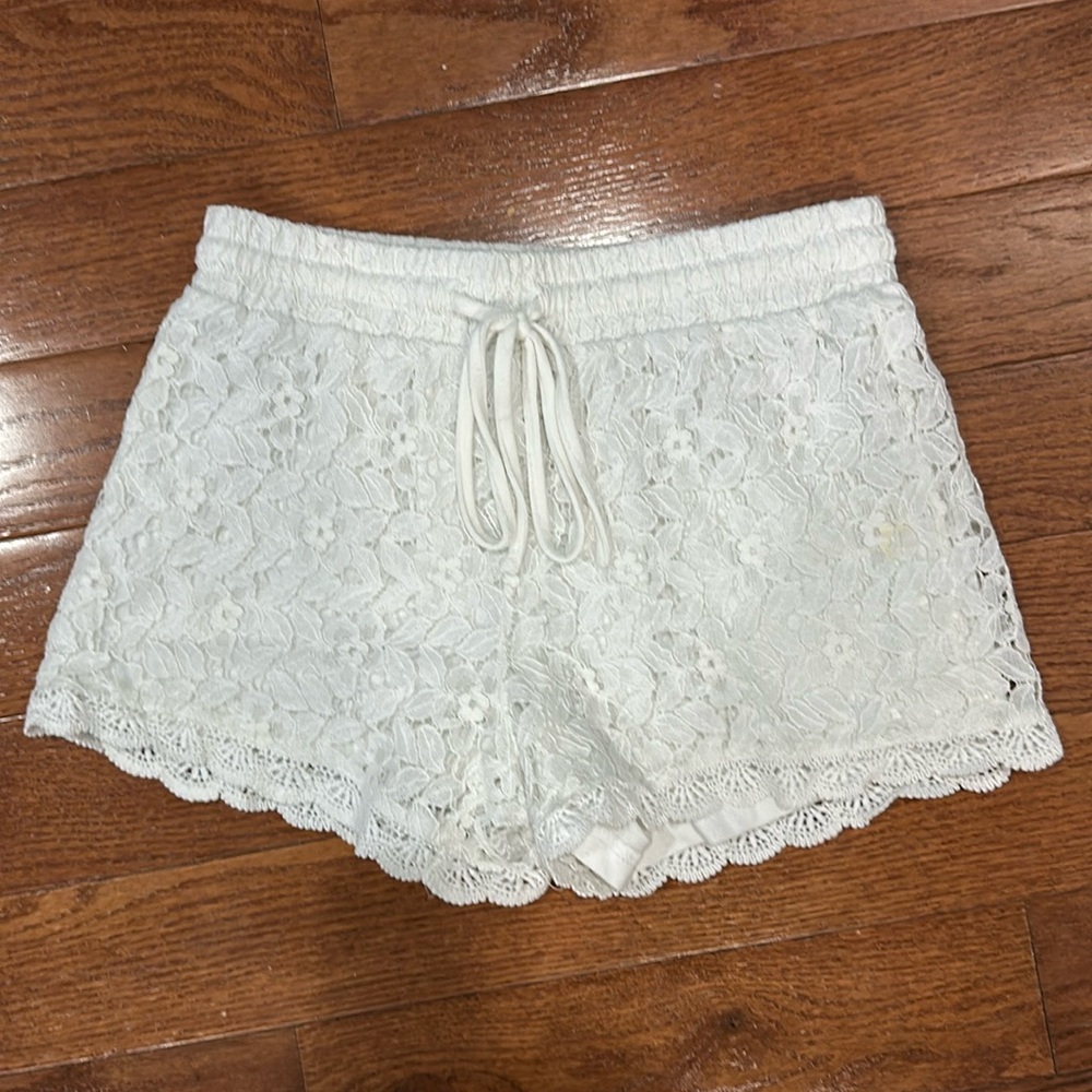 White lace shorts size small